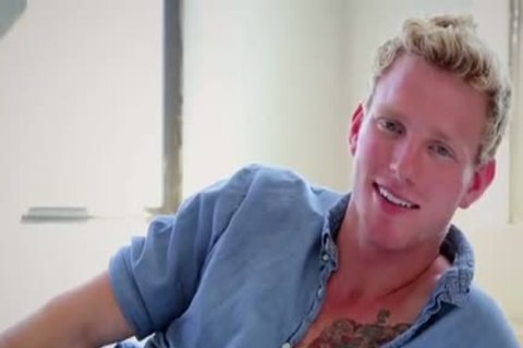 Solo blond haired Hayden Lourd seduce