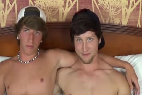 Aaron Hunter poke Scotty Knox - coz banging Is So good