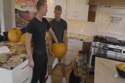 Pump-kin bang - Justin Matthews & Trevor Ridge