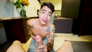 AmateurGayPOV: The Thrill of His Voice, the Heat of his Words